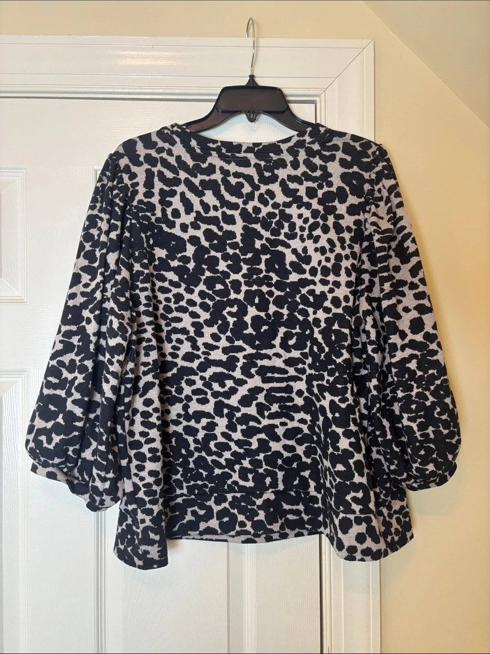 LOFT Animal Print Puff Sleeve Sweatshirt Top size XXL